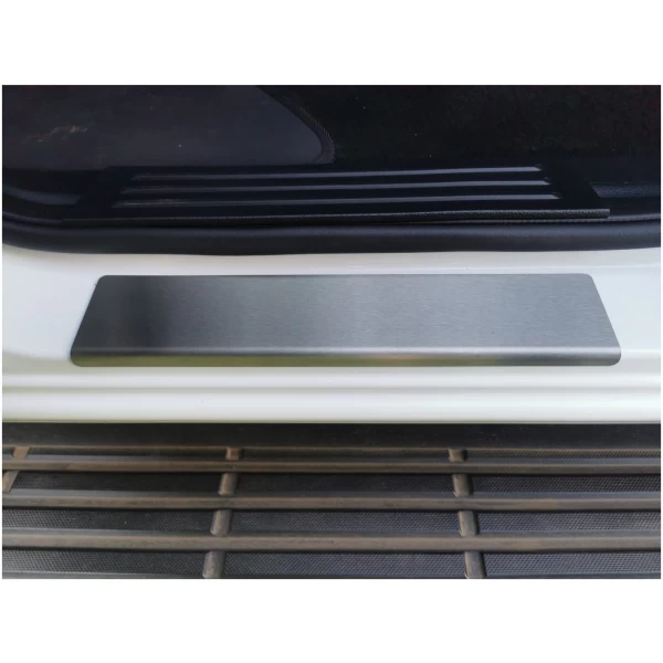 High-quality vehicle entry step for 4x4 off-road vehicles at EAD 4X4 South Africa.